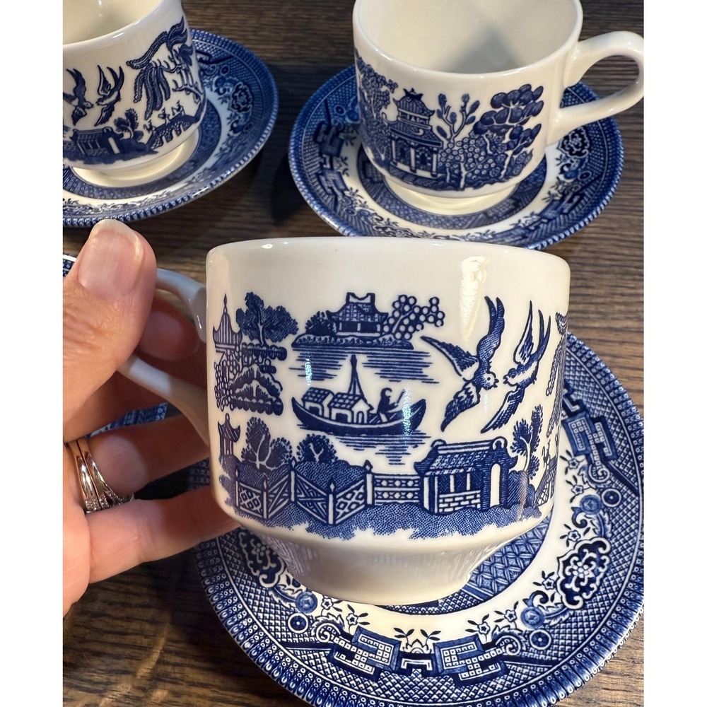 Vintage Churchill Blue Willow Teacup & Saucer Set - Made in England - Picture 4 of 11